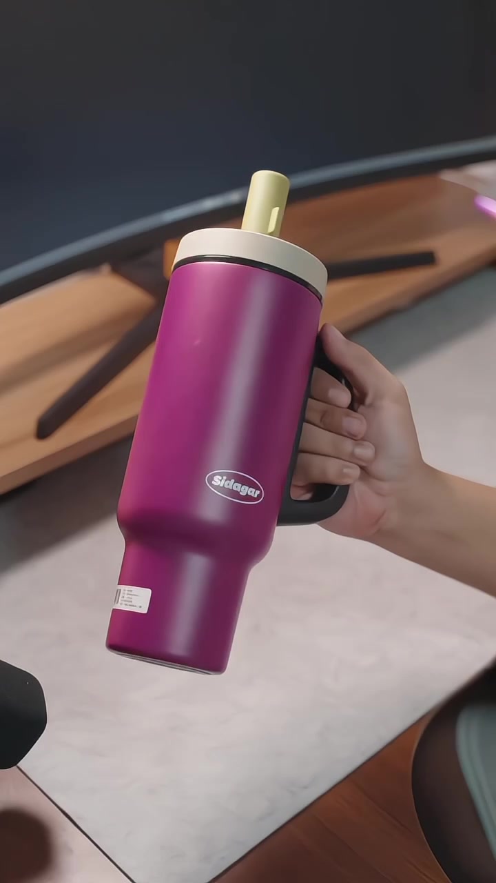 “Ayoko na sa screw type, ang hirap buksan. Ito one push lang, ang dali. Saved my nails talaga. Gamit ko everyday sa office.”#sidagar#cup#Tumbler