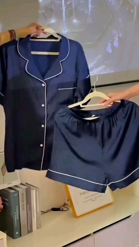#Duet with ruileshop Ganda ng terno pajama! Korea unisex #silk #pantulog #pajamas  comfortable #TernoPajama #sleepwear #FreeCoinsInShopeeVideo
