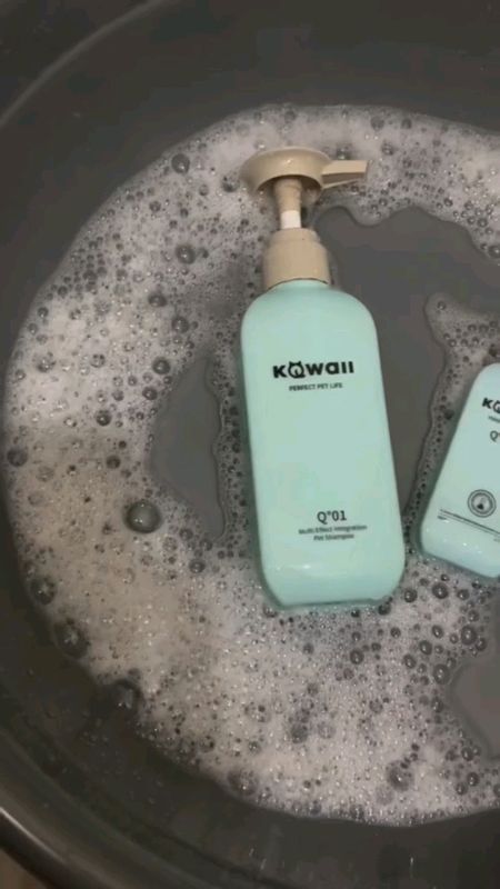 Kawaii pet shampoo 🧴🫧😍#petlover #pet #kawaiipet #petpremium #petsoap #petcare #furparent #petclean #petlover #petshampoo #antitick #antiflea