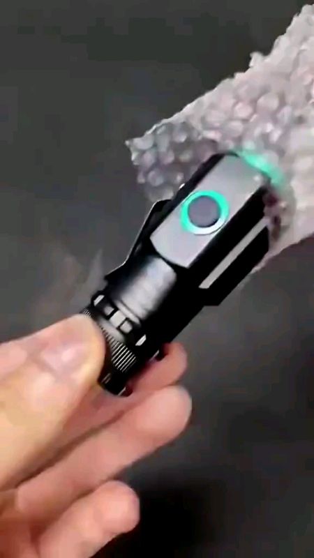 #ledflashflashlight#Shopeevideo #ShopeePH #trending #bestseller #affordable #supersulit #MasMurasaShopeePH #ShopeePHPaydaySale #FreeCoinInShopeeVideo