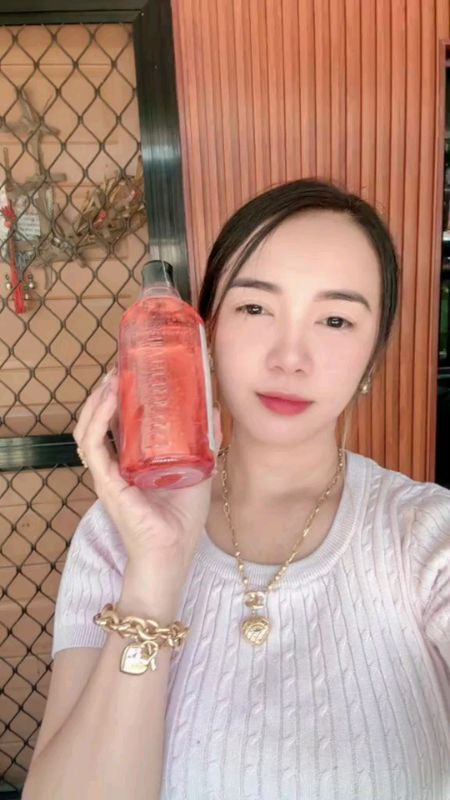ALHA ARBUTIN BODY SERUM🥰🥰#alphaarbutin#pampaputi#pampakinis#bodyserum#shoppepay#shoppecoin#trending#viralvideo#fby#bilina