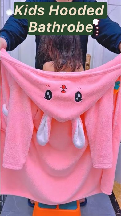 Cute Kids Hooded Bathrobe🥰✨Check out mo na ‘yan!! #forkids #bathrobe #babyfinds #mommyfinds #FreeCoinsInShopeeVideo #cute #homefinds #homehacks