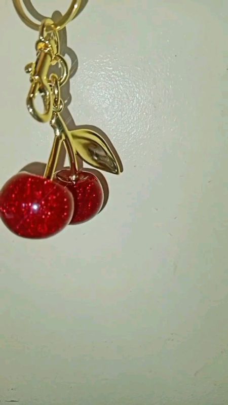 Cherry Keychain #HugotSaShopee #keychain #viral #trending #freecoinssashopee #MasMuraSaShopee #fyp