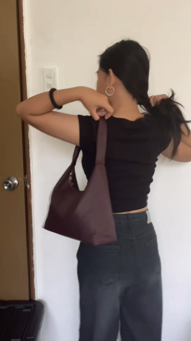 (COLOR IS DEEP RED*) perfect din tong bag na to for college girlies! 💋 #shoulderbag #collegebag #minibag #fyp #foryou