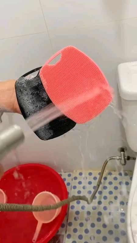 Silicon bath brush painless bath rubber bath device with ergonomic handle