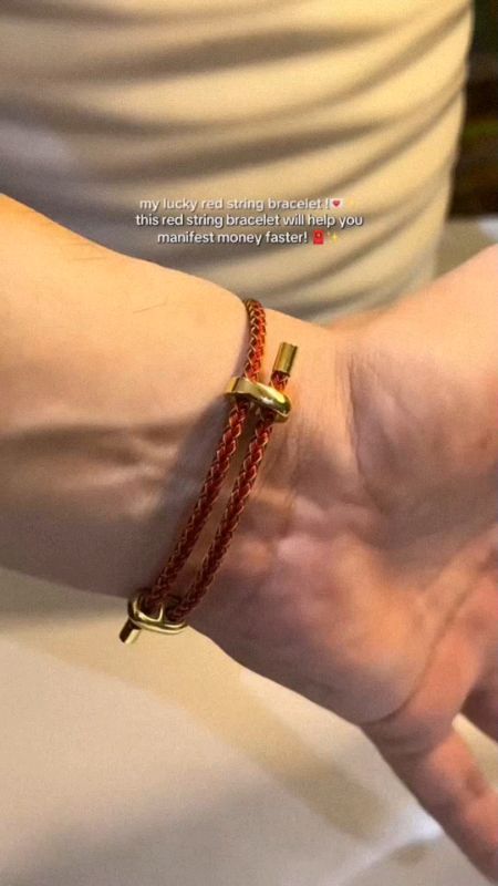 Your daily charm—luck bracelet built for balance, focus, and good energy.#MasMuraSaShopee#ShopeePHCommsXTRA#shopeeph #shopeefinds #shopeehaul