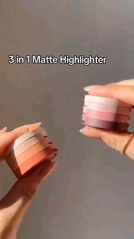 3 In 1 Powder blush highlight..