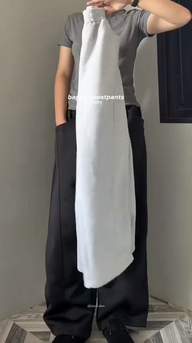 Baggy sweat pants #baggy #baggysweatpants #sweatpants #outfitideas #trend #foryou #fyp