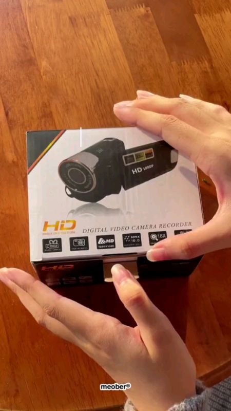 Portable 1080P High Definition Digital Video Camera DV Camcorder 16MP 2.7 Inch LCD Screen 16X Digital Zoom Built-in Battery