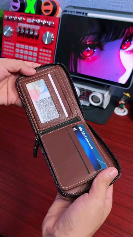 #zipperwallet #vintagewallet #leather #largecapacity #trifold #bucklewallet #freecoinsinshopeevideo #MasMuraSaShopee #sulitdeal #sellingfast #checkout