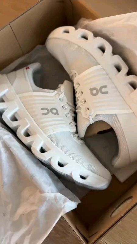 #cloudswift 4 womens running shoes#cloudshift4#runningshoes#freecoinsInShopeevideo #HUGOTSASHOPEE #MASMURASASHOPEE #💯✅❤️