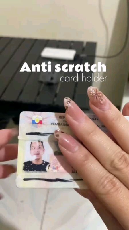 Anti scratch card holder #antiscratchcardholder #cardholder #MasMuraSaShopee #paydaysale #FreeCoinsInShopeeVideo #ShopeePHPaydaySale #checkout #fyp