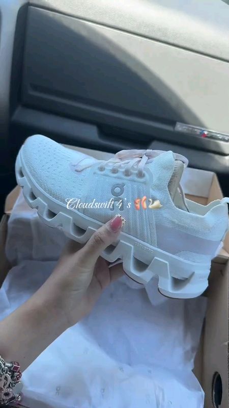 #cloudswift 4 womens running shoes#cloudshift4#runningshoes#freecoinsInShopeevideo #HUGOTSASHOPEE #MASMURASASHOPEE #💯✅❤️