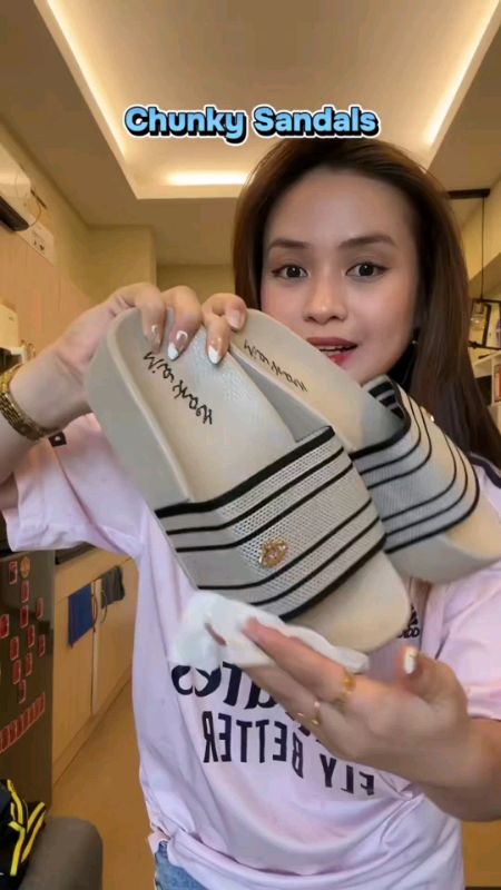 Thick sole Slippers sosyalin at pandagdag height na din #MasMuraSaShopee #WishlistMoSagotKo #FreeCoinsInShopeeVideo #ShopeePHPaydaySale #fyp