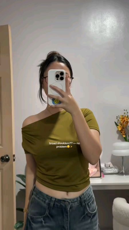 #offshouldertop #asymmetricaltop  #eleganttop #broadshoulders  #3waytop