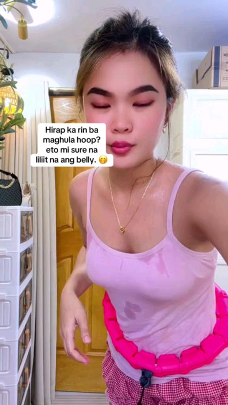 Workout na hindi nakaka-umay 😭🌀 parang laro lang pero pawis todo!” #FitnessPH #WeightLossJourneyPH #SmartHulaHoop #HomeWorkoutPH #BudolAlert