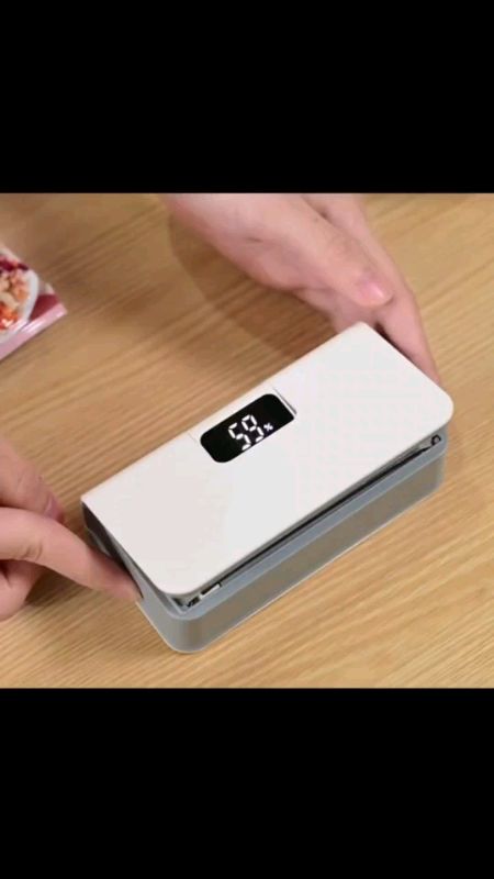 #Tired of stale snacks and messy food bags? Our Mini Heat Bag Sealer instantly reseals plastic bags to lock in freshness. No clips. No mess. ✅ Easy on