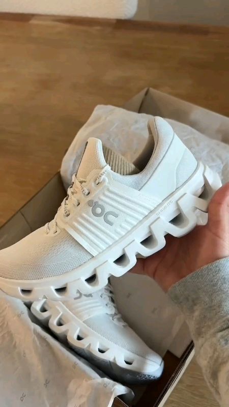 #cloudswift 4 womens running shoes#cloudshift4#runningshoes#freecoinsInShopeevideo #HUGOTSASHOPEE #MASMURASASHOPEE #💯✅❤️