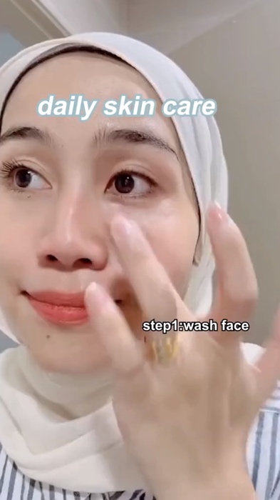 ✨ Wake up to smoother and brighter-looking skin. #VibrantGlamour #retinol #cream #antiaging #MasMuraSaShopee #FreeCoinsInShopeeVideo #fyp #shopeefinds