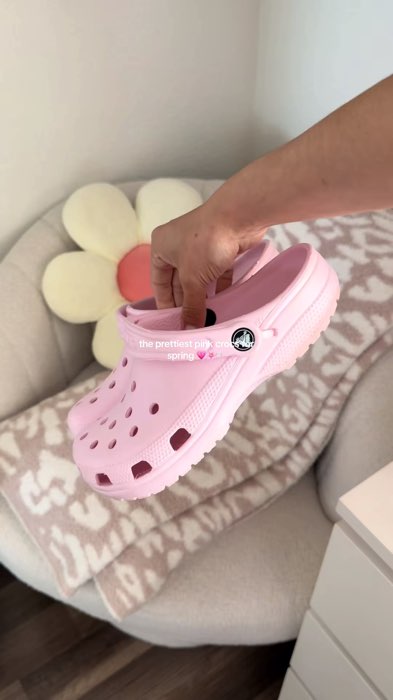 Crocs Classic Clog in Pink Milk #crocs #crocspinkmilk #crocsclassicclog #crocspink #pink #MasMuraSaShopee