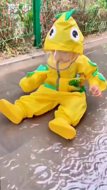 Cartoon Design Rain Coat for Kids. #FreeCoinsInShopeeVideo #raincoat #rainyseason #shopeepayday #everyone #fyp