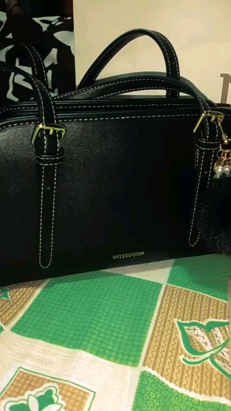 I'm obsessed with these bags!!  #mossdoombag #sulit #highquality #FreeCoinsInShopeeVideo #MasMuraSaShopee