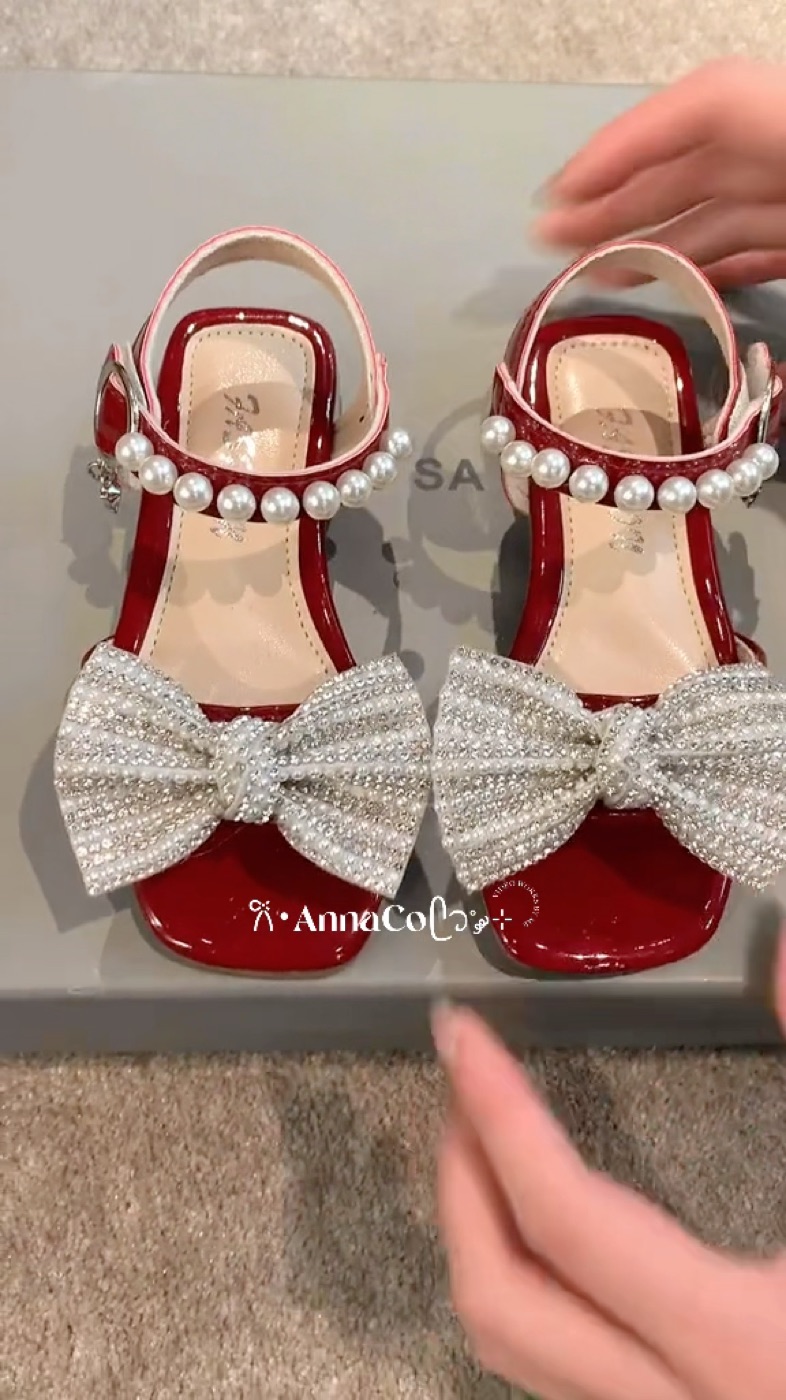 ￼Sandals for Kids Girls Middle-aged Children's High-heeled Bow Open Toe #sandals #kids #heels #children #girl #shopee