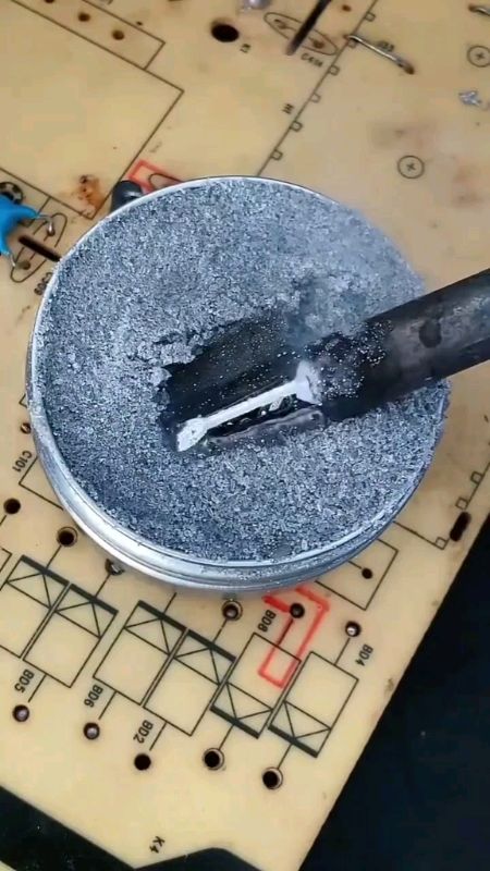 Soldering Tip Refresher / Oxidation Remover #soldering #solderingtip #solder #electronics