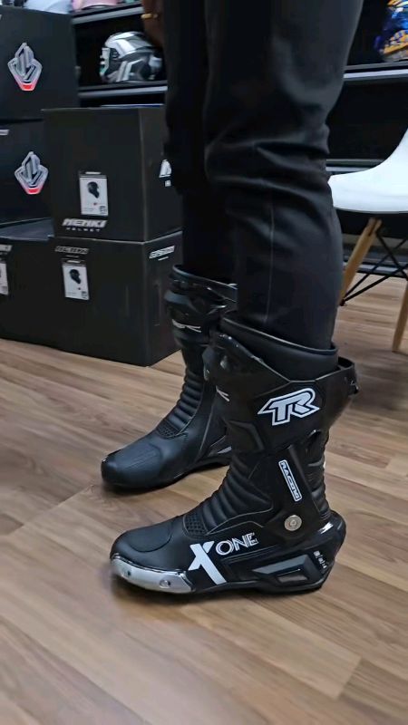 Check out 【hot!!!】Boys’ Tiger -X-ONE Motocross Boots - Comfort Walk Design, Rubber Closed Onyx, Durable MX S for ₱6,058. #MasMuraSaShopee