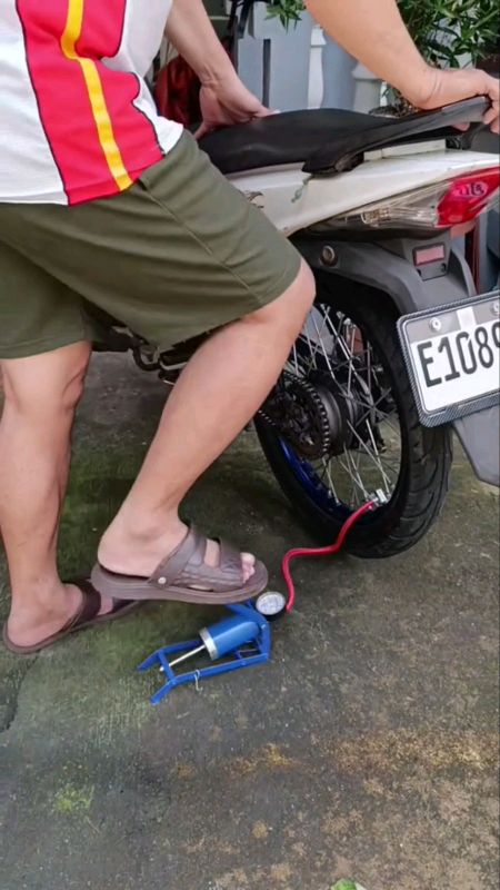 Foot tire pump pambomba sa gulong #foottirepump #footairpump #pambombasagulong