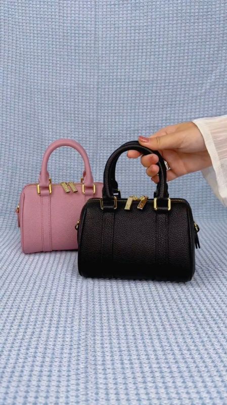 #crossbodyslingbag #slingbag #crossbodybag #leatherbag #marikinabag #bag #fyp #FreeCoinsInShopeeVideo