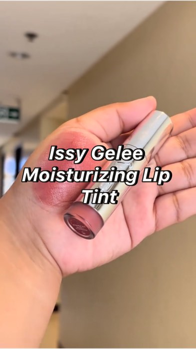 ￼Issy Gelee Moisturizing Lip Tint #fyp #HugotSaShopee  #MasMuraSaShopee #FreeCoinsInShopeeVideo #ShopeePHPaydaySale