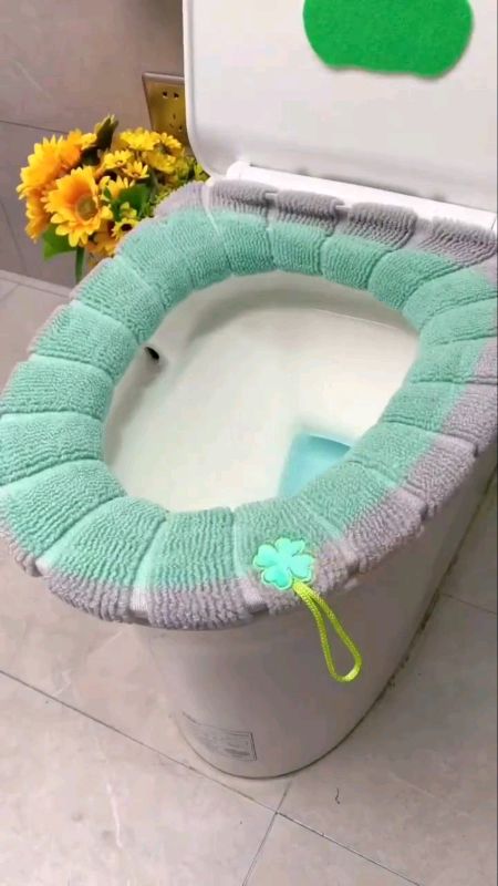 Very comfortable sanitary cushion seat. #homefinds #bathroomessentials #toiletseatcover #home #cleanhome #shopeefinds #hugotsashopee