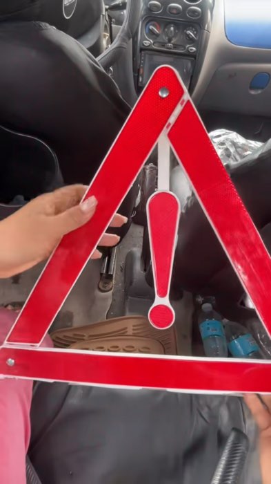 triangular early warning device #earlywarningdevice #warningdevice #ewd #triangularearlywarningdevice