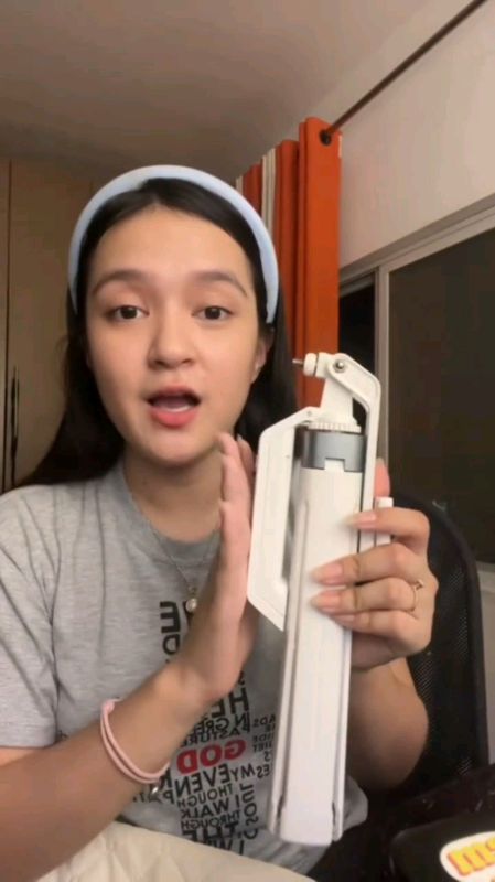 TNW S30 Four Corner Selfie Stick Tripod 360°Rotation with Bluetooth Remote Fill light for Vlogging